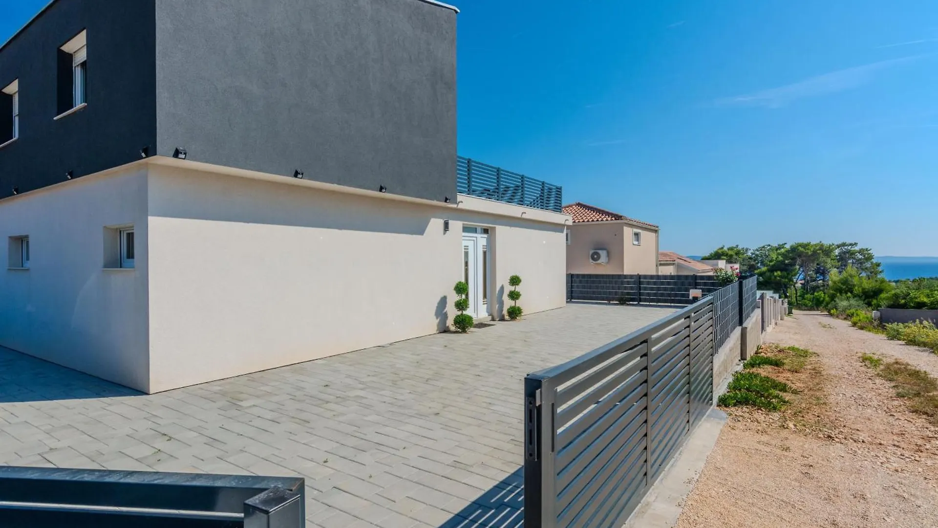 Luxury Villa With A Swimming Pool Vir - Torovi - Vir - Pedinka, Vir - 23512
